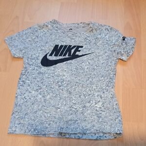 Nike Kids Gray T-Shirt 6T